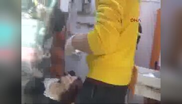 Evlilik teklifini kabul etmeyen kadının ayaklarına  4 kurşun