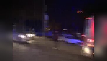 Otomobil ile zırhlı polis aracı çarpıştı: 3'ü polis 6 yaralı