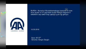 Bursa'da bu dükkanda berber kadın, müşteriler erkek