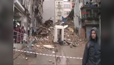 İstanbul Beyoğlu'nda 5 katlı bina çöktü