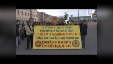 Bursa'da işçiler kıdem tazminatı için yürüdü