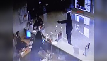 Banka soygunu güvenlik kamerasında