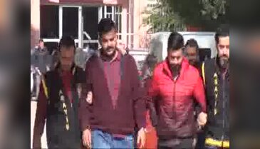 'Şişe çevirme' oyununda 15 yaşındaki kızla cinsel ilişkiye 2 tutuklama