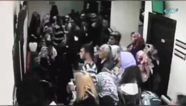 Sıra numarası almasını isteyen doktoru dövdüler