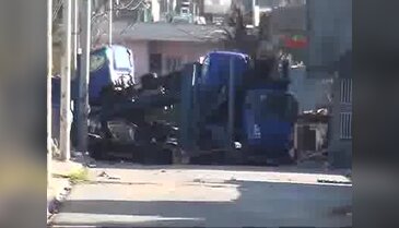 PKK'lı teröristler, gasp ettikleri TIR'ı barikat olarak kullandı