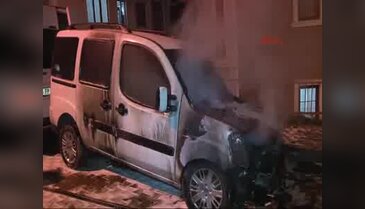 İstanbul'da 5 araç kundaklandı