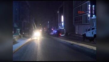 Sürücüyü kurşunlayıp otomobilini yaktılar!