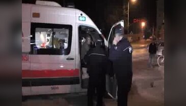 Cadde üzerinde 4 kişi tarafından bıçaklandı
