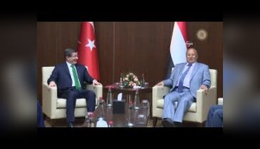 Davutoğlu, Yemen Cumhurbaşkanıyla bir araya geldi