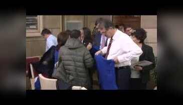 CHP'li vekiler, Meclis'te 'Hepatit C' yazan tişörtlerle basın toplantısı yaptı