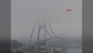 Boğaziçi köprüsü sis altında