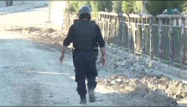 Cizre'de vatandaşların yardımıyla bombalar imha ediliyor