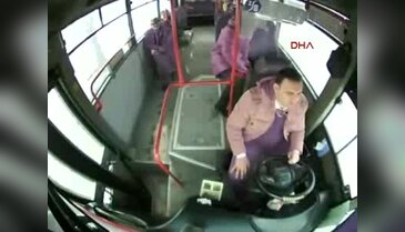 Otobüs şoförü, kalp krizi geçiren yolcunun hayatını kurtardı