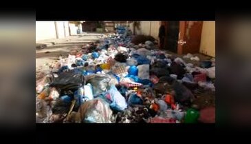 Cizre'de biriken çöpler temizleniyor