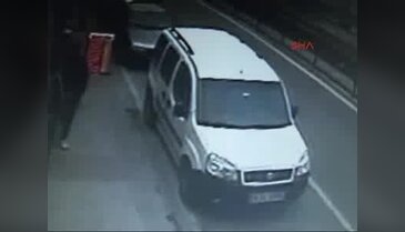 Banka soyguncusu kaçarken güvenlik kamerasına yansıdı