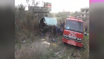 Bursa'da feci kaza: Minibüs şarampole uçtu!