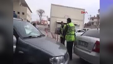 Telefon dolandırıcılarını taksici polisler yakaladı