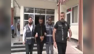 Mersin'de marketlere bombalı saldırı kamerada