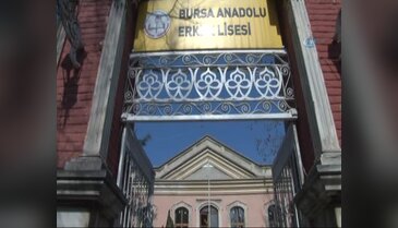Bursa'da 133 yıllık tarihi erkek lisesi yenilendi