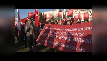 Bursa'da işçilerden kiralık işçi ve kıdem tazminatı konusunda eylem