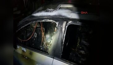 Bakanın aracına molotoflu saldırı