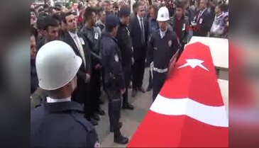 Kazada ölen polis toprağa verildi
