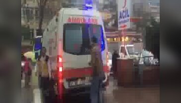 Bıçaklandı, yakınlarını görünce gülümsedi