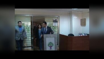 Demirtaş: TAK'ın canlı bomba eylemlerini doğru bulmuyoruz, kınıyoruz