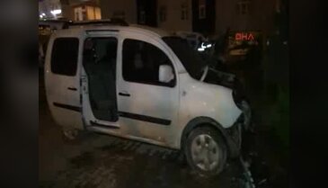 Araç kundaklama anı güvenlik kamerasına yansıdı