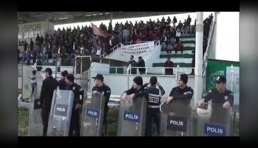 Amatör maçta taraftar gerginliği
