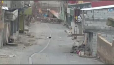 Barikata yerleştirilen bomba böyle patladı!