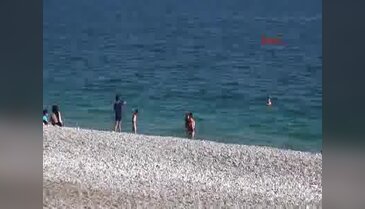 Antalya'da güneşi gören sahile koştu