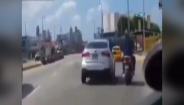 Birbirlerine yol vermediler, ardından birbirlerine girdiler