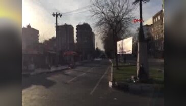 Diyarbakır'da güvenlik güçleri, Sur'a girmek isteyen gruba müdahalede bulundu