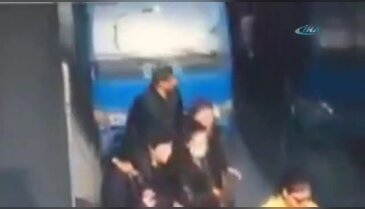 Kamyonet yayaların arasına daldı