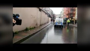 Polise saldıranlar apartmanda kıstırıldı