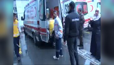 Yaralanan iki polis hastanede