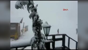 Uludağ'a kar yağdı