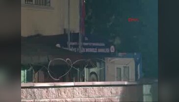 Polis karakolunun karşısında kafasına sıktı