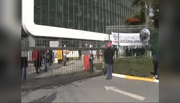 Zaman Gazetesi önünde hareketlilik -2