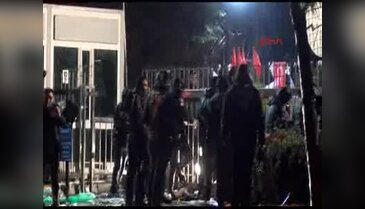 Kayyum heyeti, polis müdahalesi sonrası Zaman Gazete binasına girdi