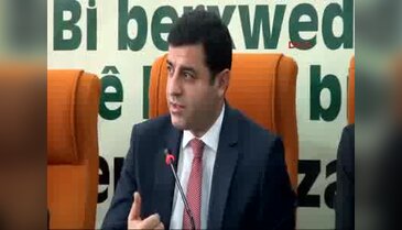 Demirtaş: Fezlekelerin meclise gidişi normal prosedür. Biz bir tek örgüte üyeyiz, O da HDP'dir