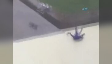 Şiddetli rüzgar işçileri yerden yere vurdu