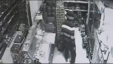 Sadaka kutusunu böyle çaldı