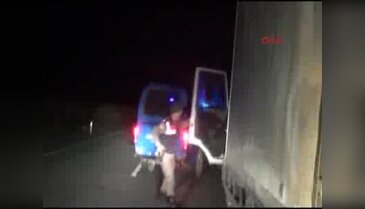82 Suriyeli mülteci kamyon kasasında yakalandı