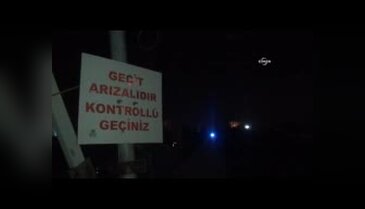 Yük treni yolcu minibüsüne çarptı: 1 ölü, 3 yaralı