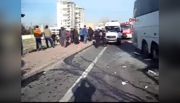 Kayseri'de 2 otobüs çarpıştı; 1 ölü, 30 yaralı