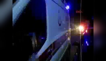 Tartışmaya müdahale eden polis bacağından bıçaklandı