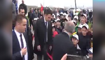 Efkan Ala: Türkiye'nin önüne çukurlar kazıyorla