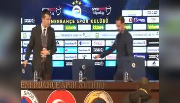 Fenerbahçe Teknik Direktörü Pereira Futbol önemsiz. İnsanlar yakınlarını, ailelerini kaybediyor
